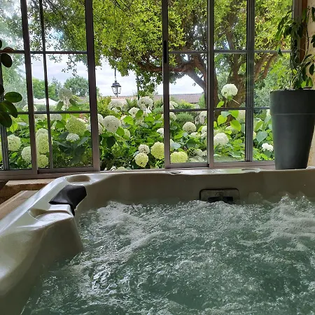 Le Clos Reaud 住宿加早餐酒店 4*