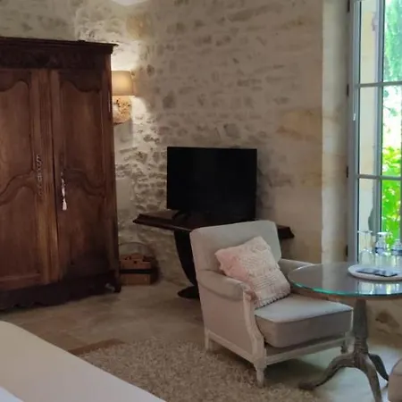 Le Clos Reaud 住宿加早餐酒店 4*