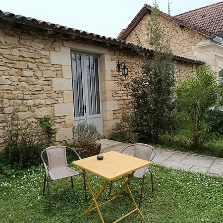 Le Clos Reaud Bed & Breakfast