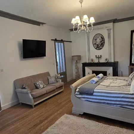 Le Clos Reaud Bed & Breakfast *