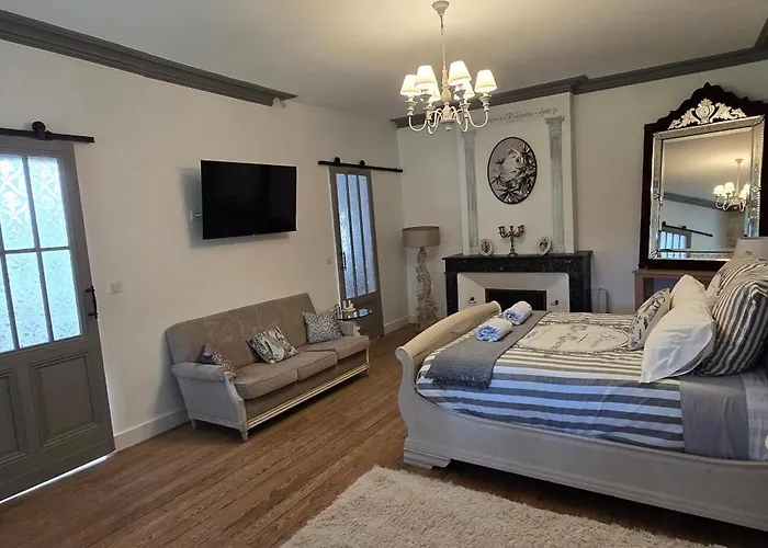 Le Clos Reaud Nocleg ze śniadaniem 4*