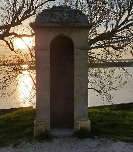 Le Clos Reaud Nocleg ze śniadaniem Blaye
