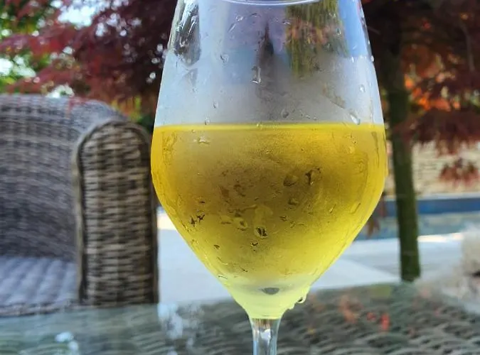 Le Clos Reaud Nocleg ze śniadaniem 4*